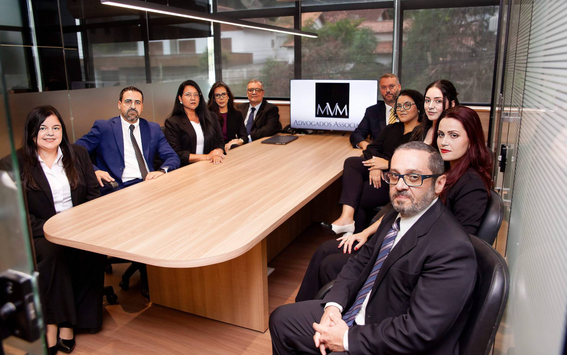 Foto da equipe da MVM